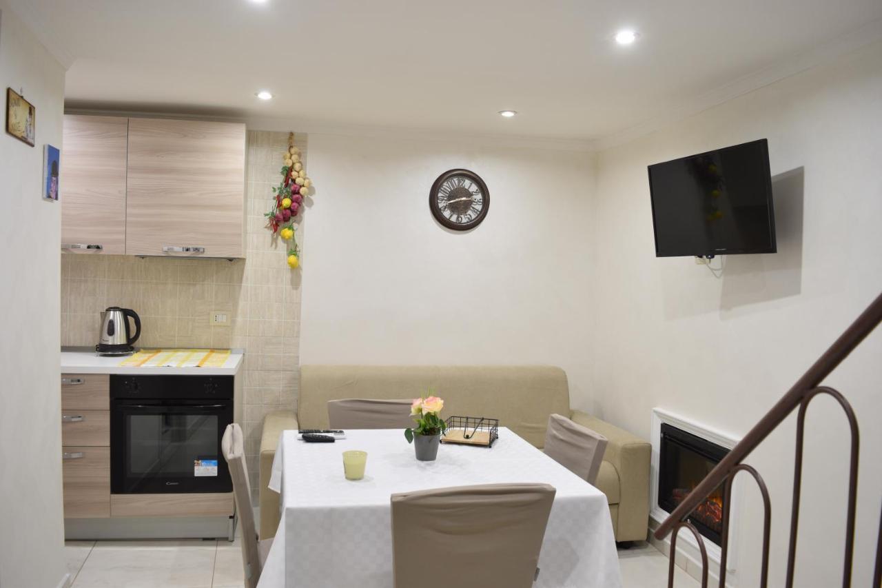 Nonnona House-Napoli Centro Apartment Bagian luar foto