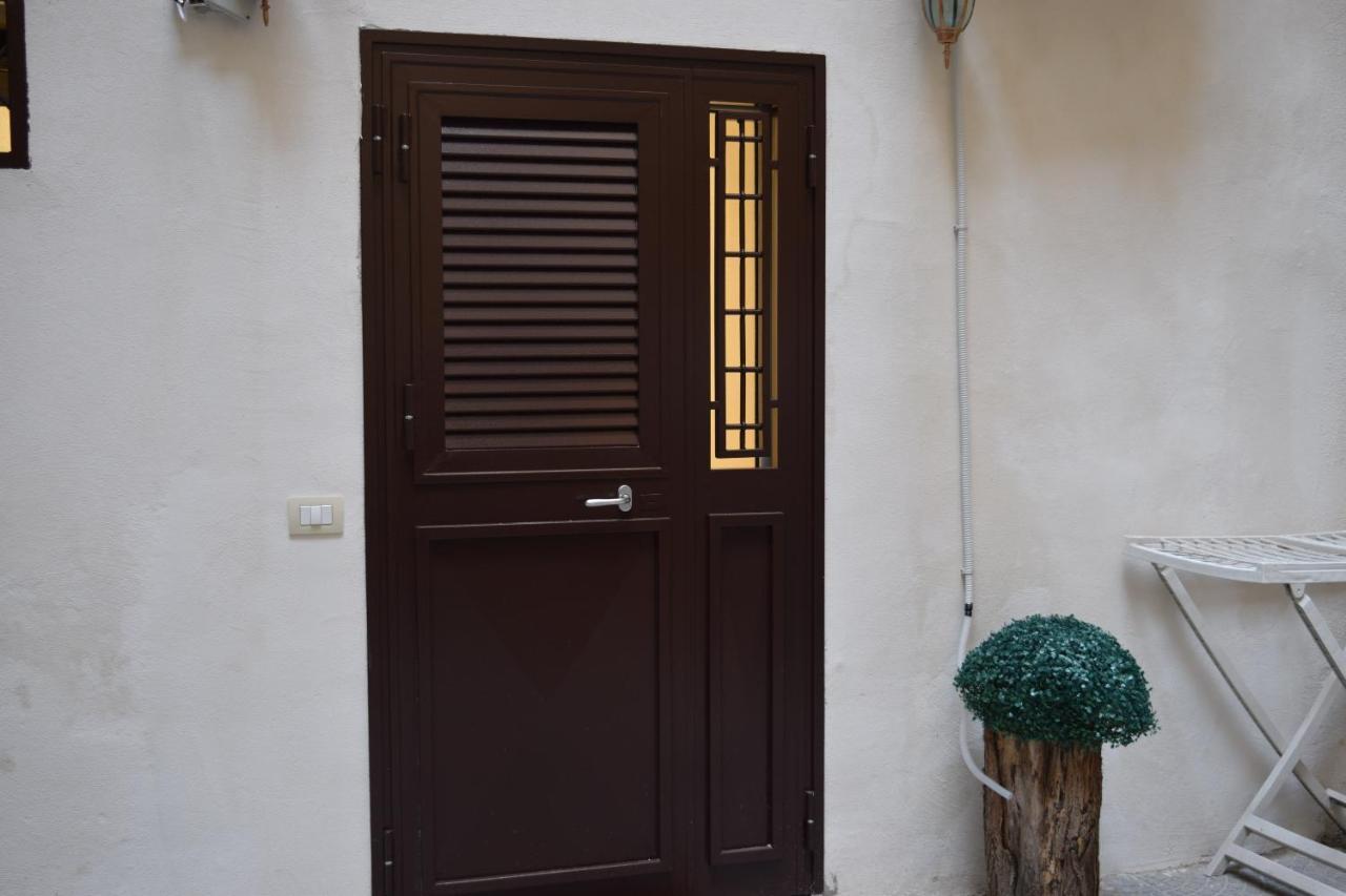 Nonnona House-Napoli Centro Apartment Bagian luar foto